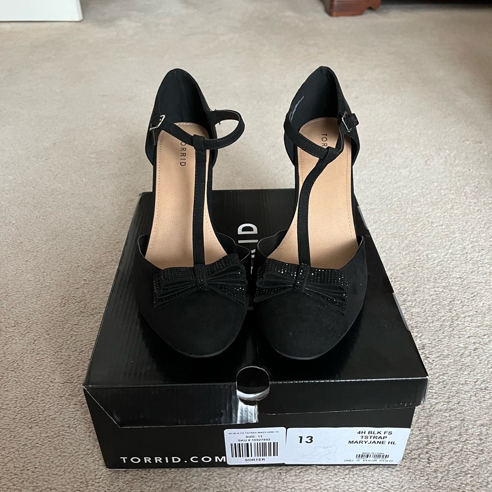 NWT Torrid Mary Jane T-Strap Heels w/ Sparkle Bows 13W
